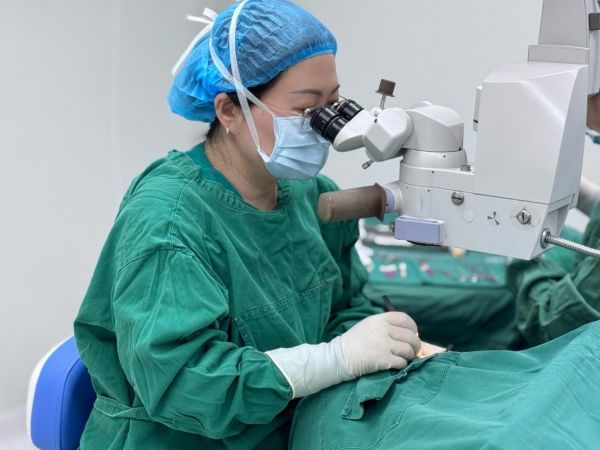 19歲少女間歇性外斜視，南昌愛爾楊秋艷主任手術(shù)矯治重建立體視功能